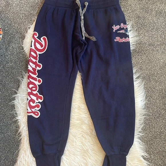 NFL Pants - New England Patriots Capri length joggers Junior’s Large